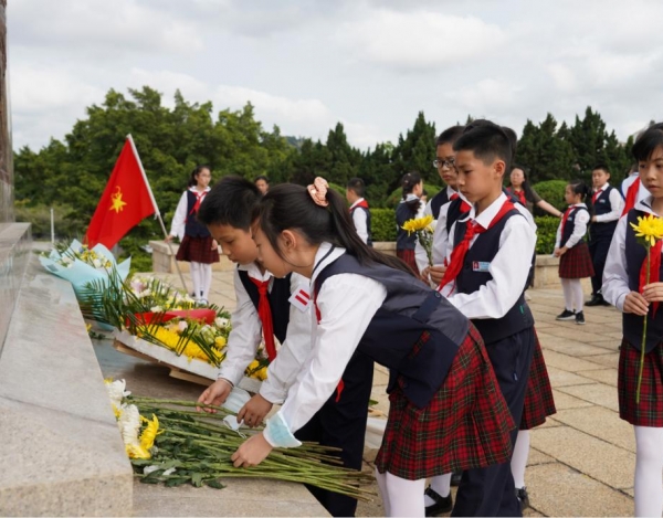 清明節(jié)，南山學(xué)子追思英烈，弘揚(yáng)民族精神